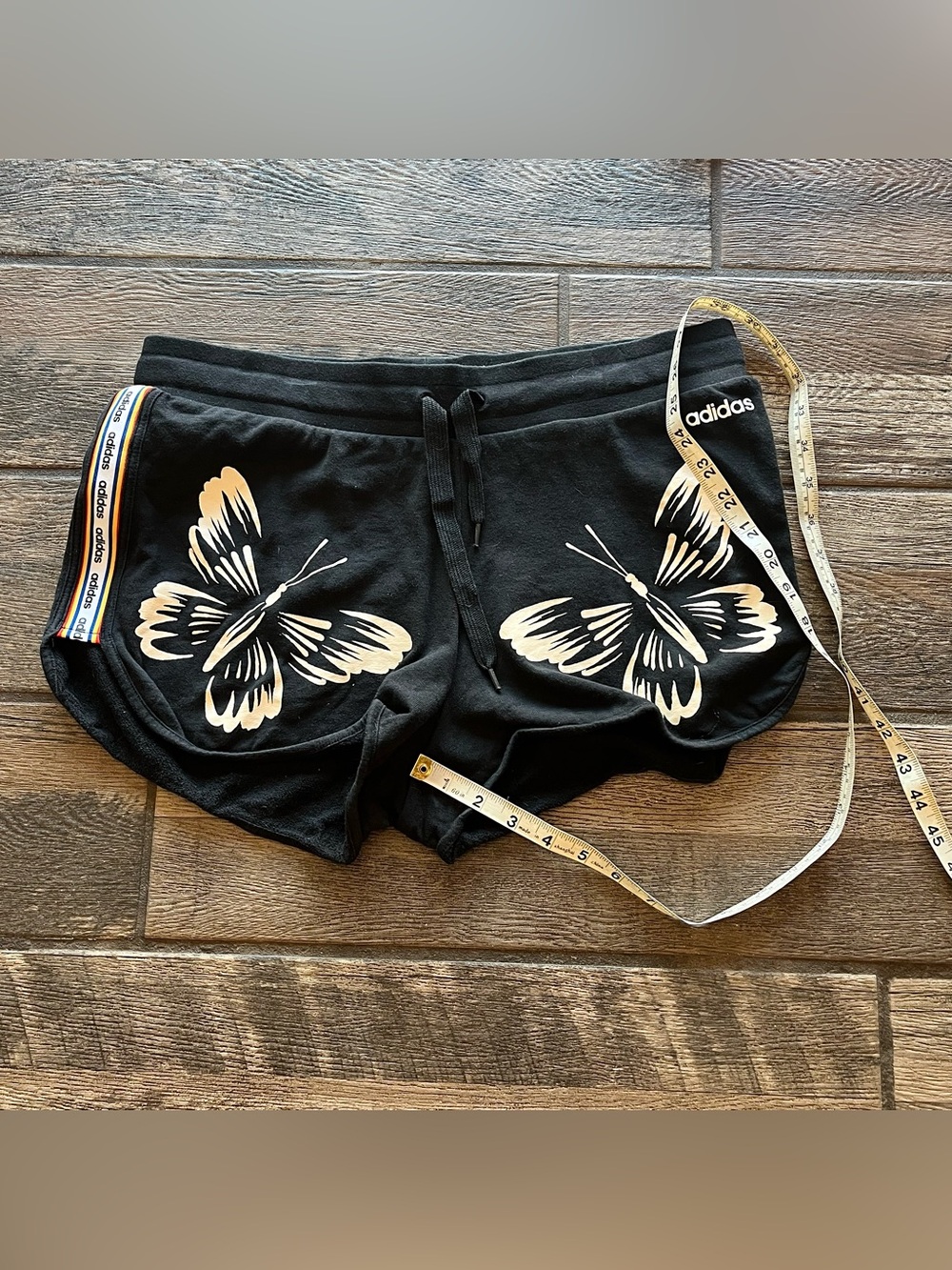 Adidas butterfly drawstring shorts & matching butterfly t-shirt L - Picture 5 of 8